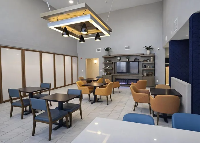 Holiday Inn Express Hotel & Suites Pierre-Fort Pierre By Ihg