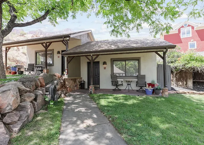 Red Rock Inn Cottages