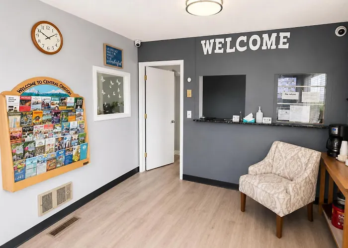 Royal Gateway Motel