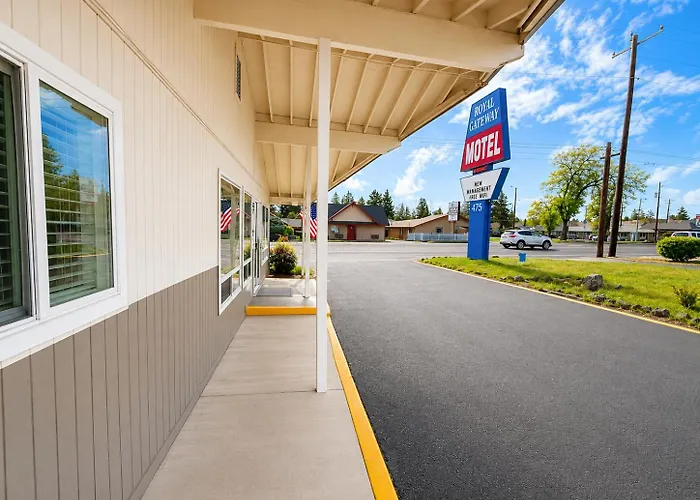 Royal Gateway Motel