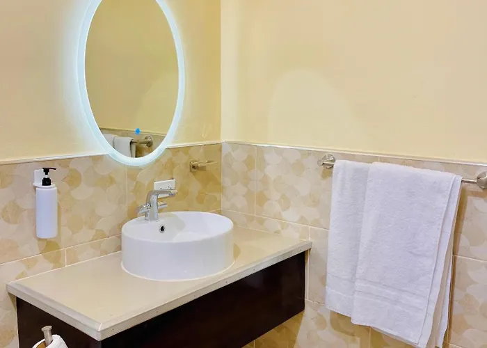 Clora Hotel