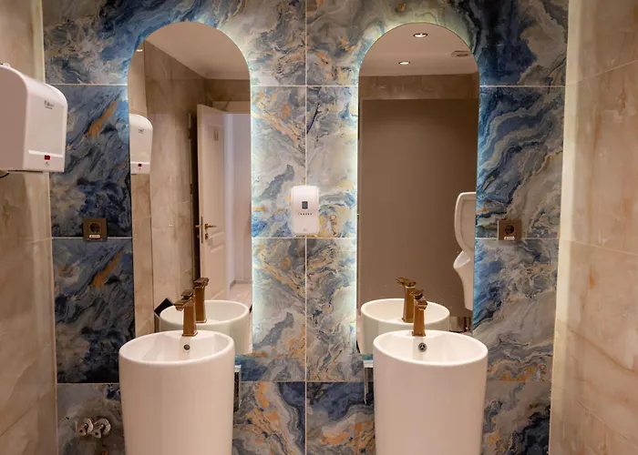 Fifty5 Suite Hotel
