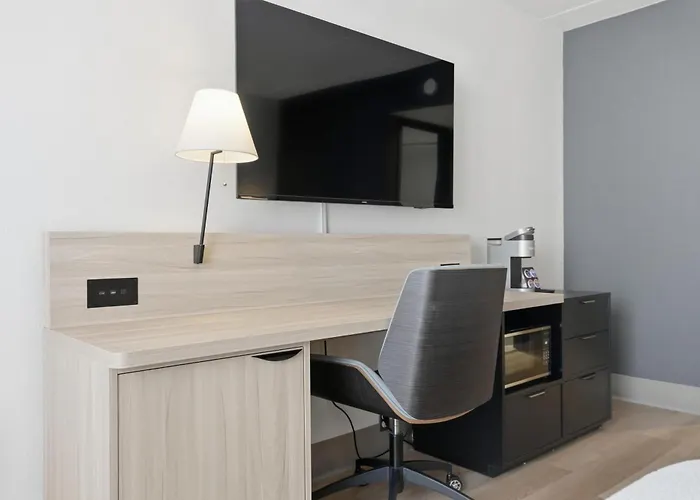 Seven Oaks Hotel Regina, Surestay Collection By Best Western