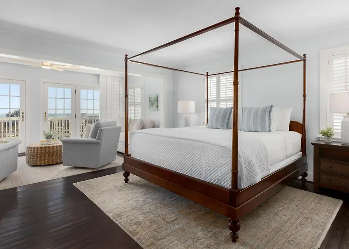 Elizabeth Pointe Lodge