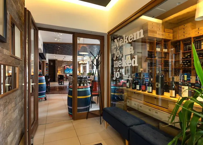 Imola Udvarhaz Dessert Hotel