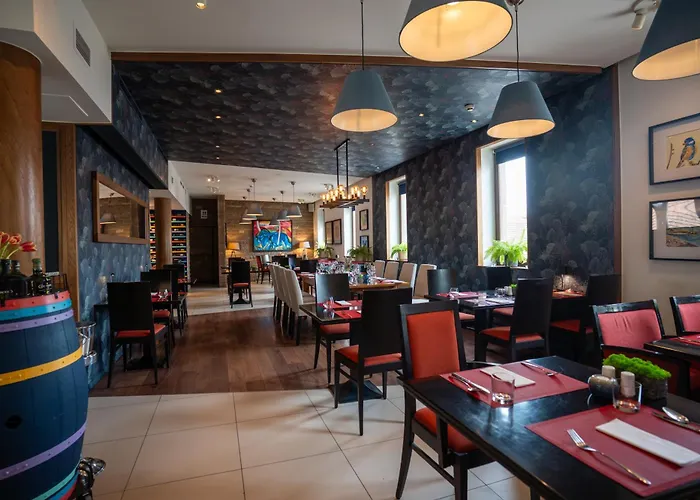 Imola Udvarhaz Dessert Hotel