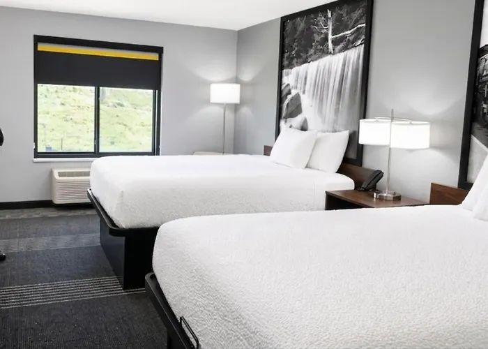 Super 8 By Wyndham Salina I-70