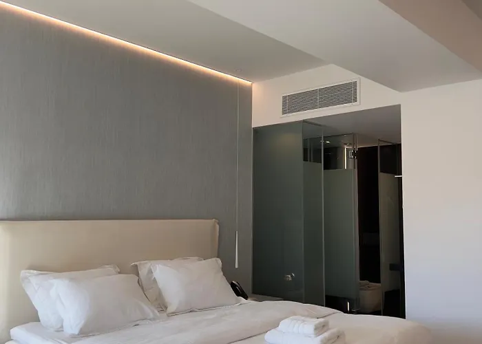 Las Hotel & Spa
