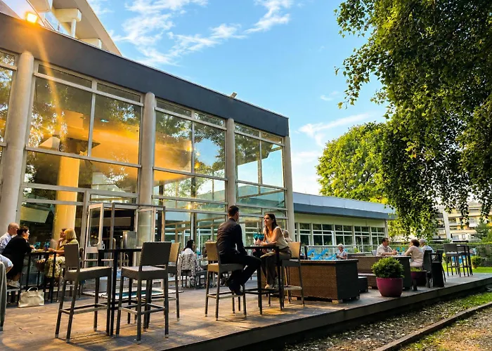 Logis Hotel & Spa Marina D'Adelphia