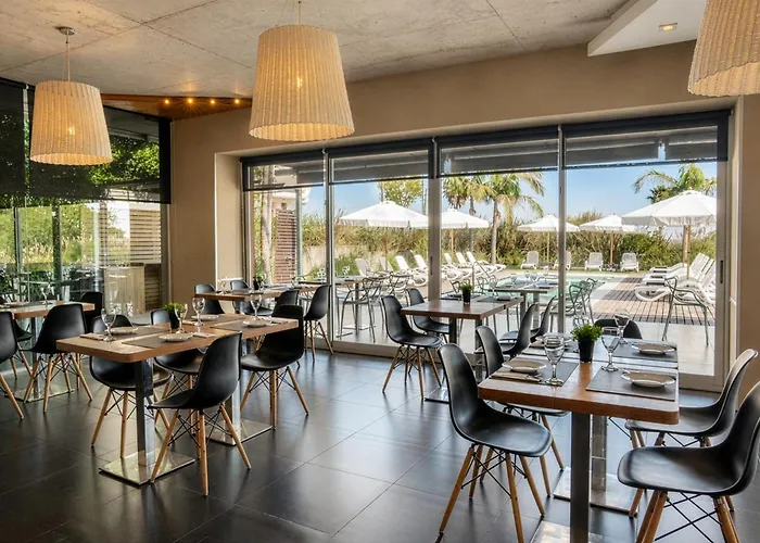 Costa Colonia - Riverside Boutique Hotel