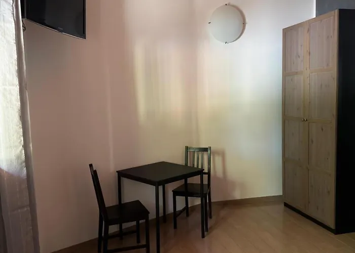 Samarcanda Hotel & Parking Di Parmigiani Silvia