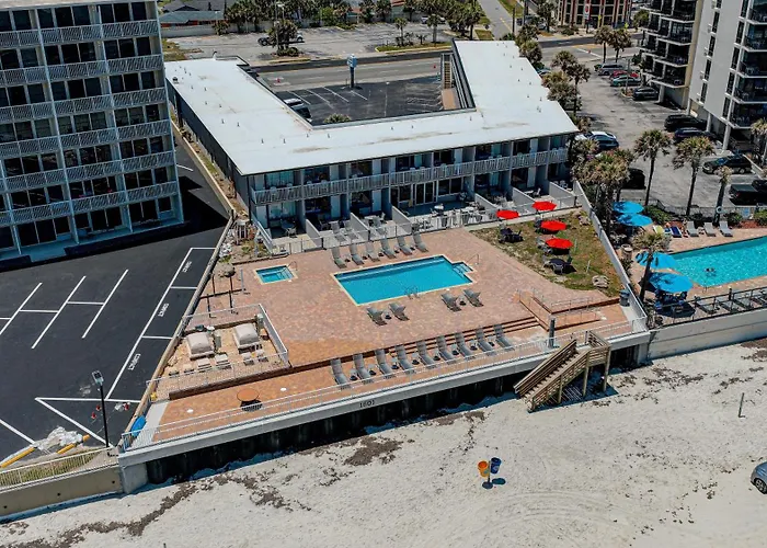 Beach House Inn With Pool & Hot Tub