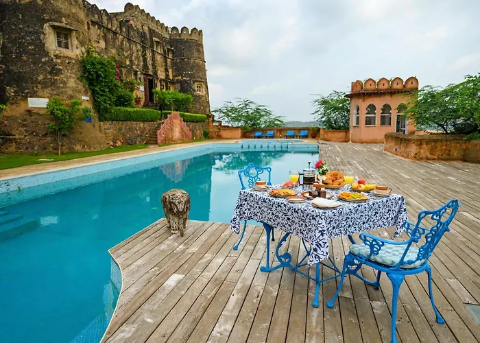 Neemrana'S - Hill Fort - Kesroli