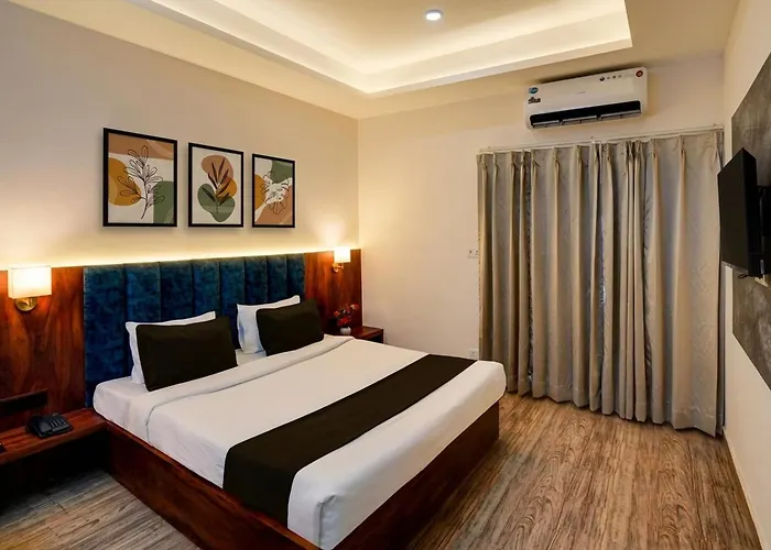 Super Townhouse Prince Chowk Near Railway Station Formerly Hotel Kolam