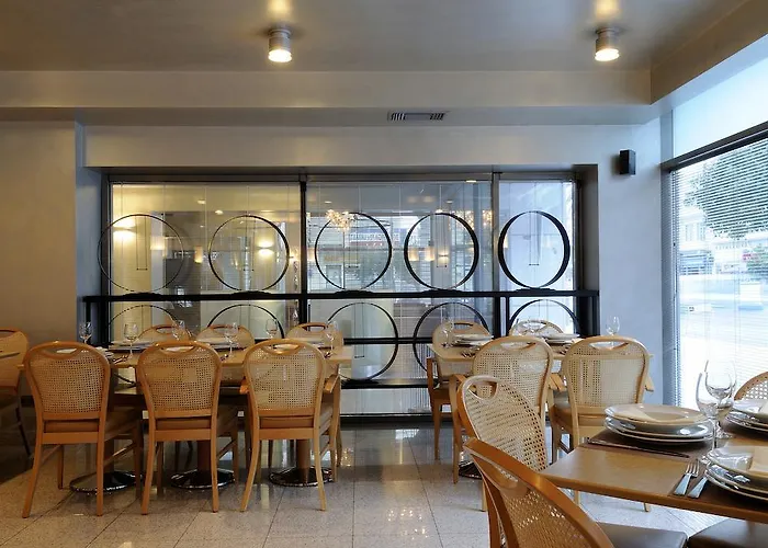 Maniatis Hotel