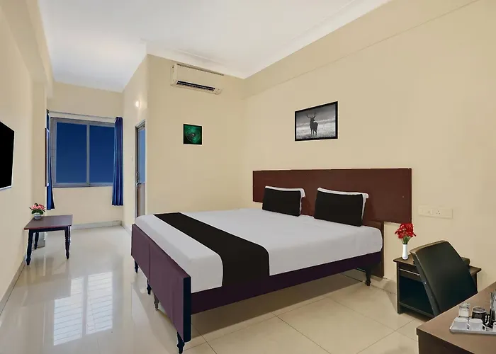 Super Oyo Collection O Jagadamba Junction Near Beach Road