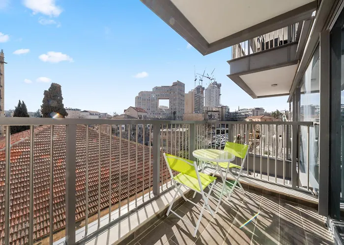 Stunning 1 Bedroom In City Center
