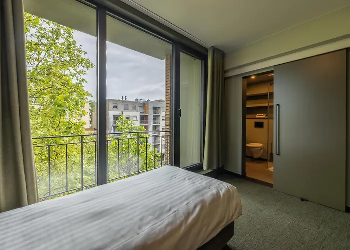 Green Hotel