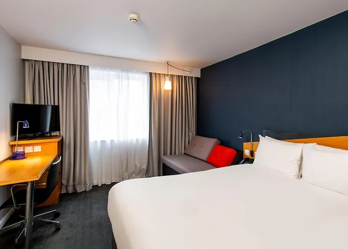 Holiday Inn Express Swansea East By Ihg