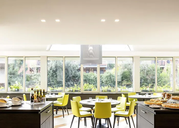 Mercure Roma West