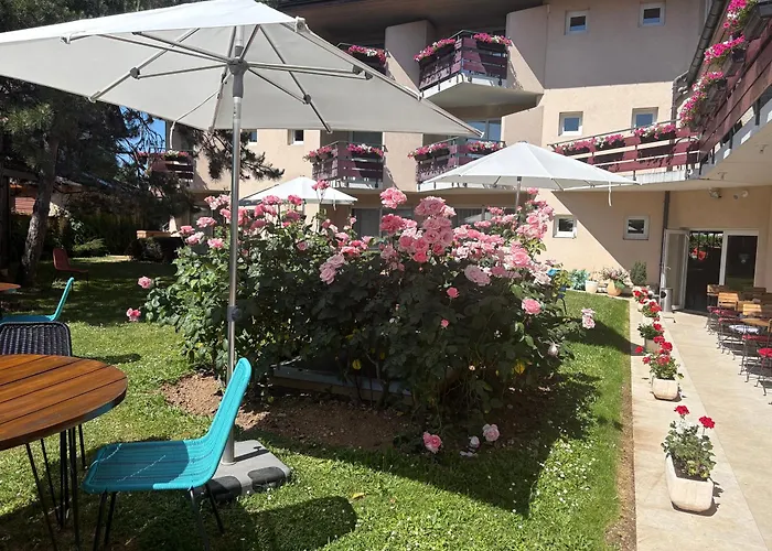 Logis Hotel Arc En Ciel