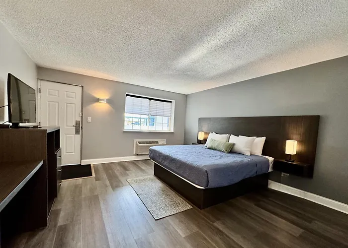O'Hare Inn & Suites