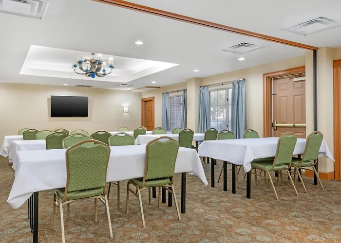 Best Western Plus Orlando Lake Buena Vista South Inn & Suites