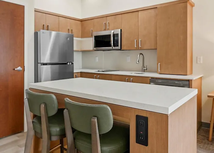 Best Western Plus Hannaford Inn & Suites