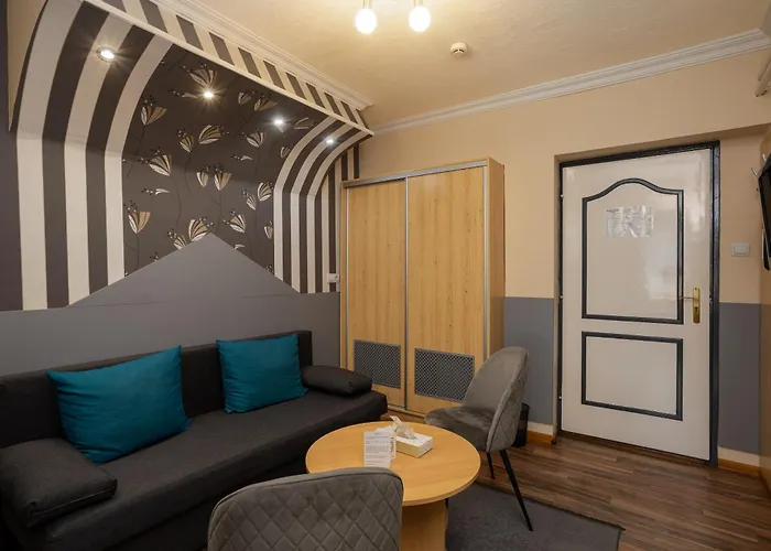 Illes Hotel