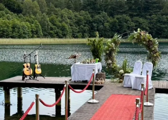 Hotel Garni Jagdschloss Waldsee mit Frühstücksbuffet&Schlossküche für Selbstversorger
