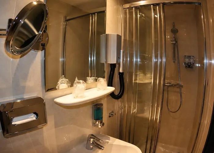 Budget Hotel Le Beau Rivage