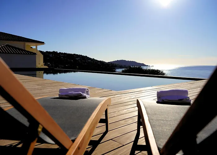 Hotel-Club Du Domaine D'Aiguebelle, Ussim Vacances