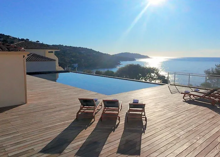 Hotel-Club Du Domaine D'Aiguebelle, Ussim Vacances
