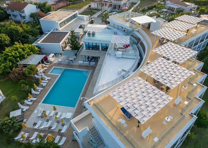 Nasos Hotel & Resort