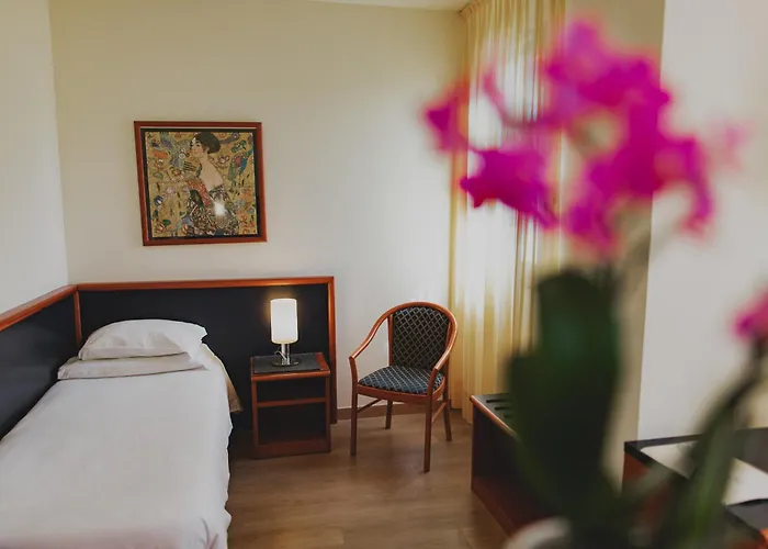 Hotel Crystal