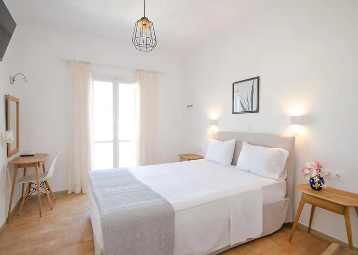 Avra Pension