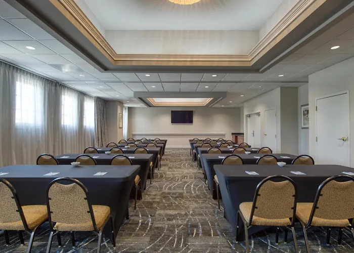 Homewood Suites By Hilton Olmsted Village