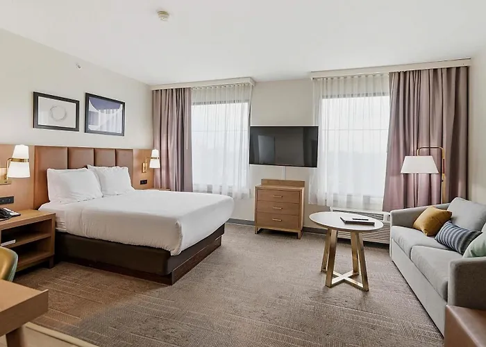 Best Western Plus Hannaford Inn & Suites