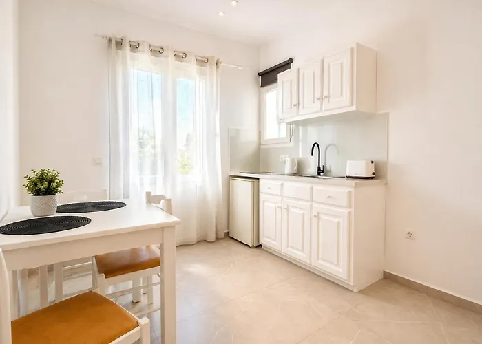 Eleftheria Hotel & Apartments