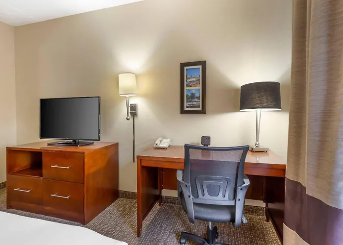 Comfort Suites Regency Park