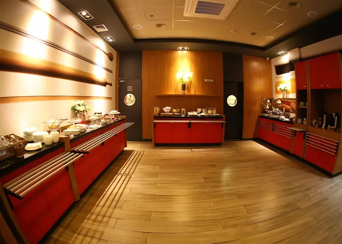 Ibis Jatai Shopping