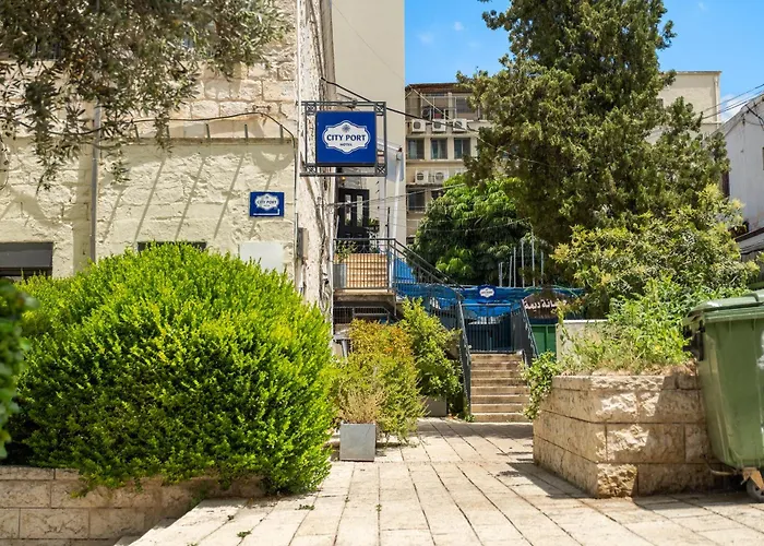City Port Hotel