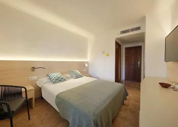 Hotel Playa Mondrago