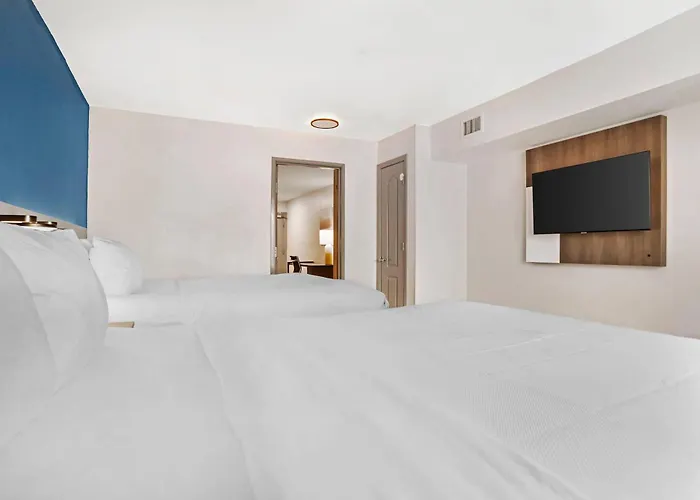 Comfort Inn & Suites Dothan Northside Plaza
