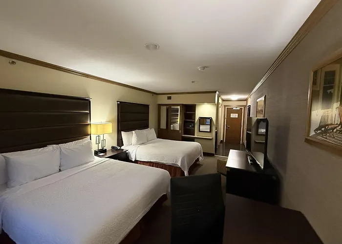 Best Western Plus Rose Country Hotel