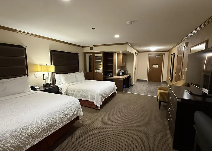 Best Western Plus Rose Country Hotel