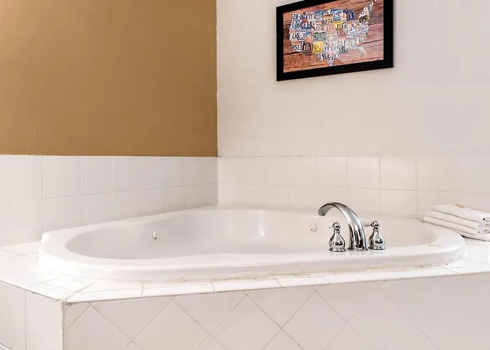 Econo Lodge Holland - Toledo