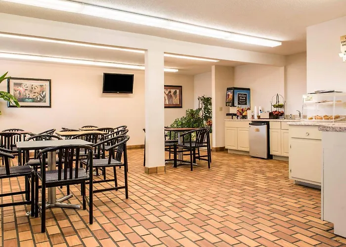 Econo Lodge Holland - Toledo