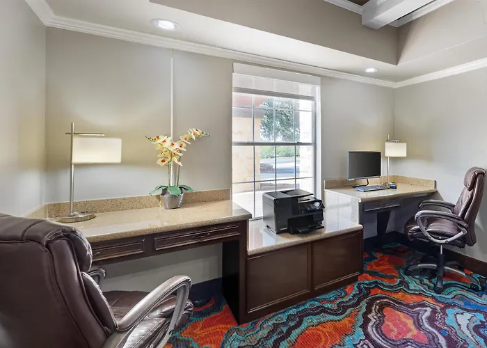 Best Western Plus Georgetown Inn & Suites