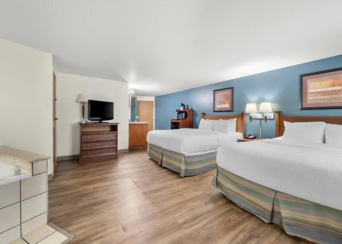 Quality Inn & Suites Black River Falls I-94
